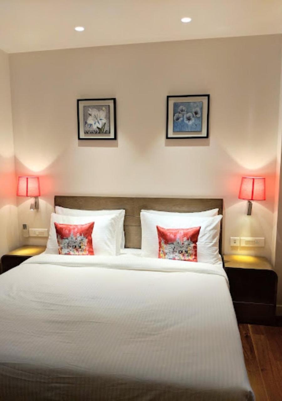 Hotel Le Lotus Grand Kakarmatha Exterior photo