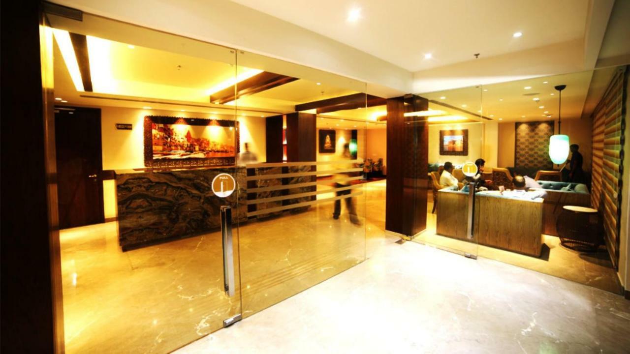 Hotel Le Lotus Grand Kakarmatha Exterior photo