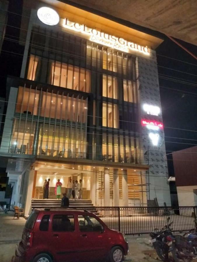 Hotel Le Lotus Grand Kakarmatha Exterior photo